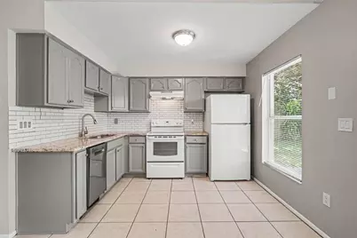 13904 Fullerton Drive, Tampa, FL 33625 - Photo 7