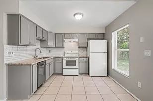 13904 Fullerton Dr, Tampa, FL 33625 - Photo 7