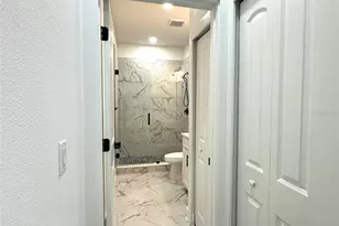 11703 Country Club Pl, Tampa, FL 33612 - Photo 37
