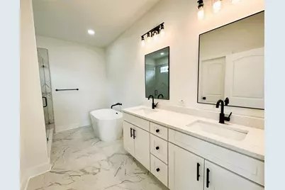 11703 Country Club Place, Tampa, FL 33612 - Photo 25