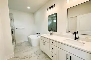 11703 Country Club Pl, Tampa, FL 33612 - Photo 25