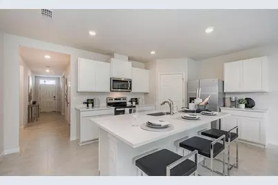 574 Scarsdale Street SW, Palm Bay, FL 32908 - Photo 3