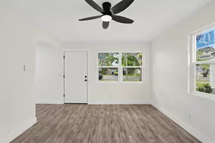 4050 26th St N, Saint Petersburg, FL 33714 - Photo 9