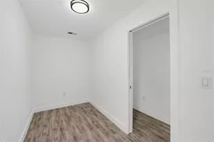4050 26th St N, Saint Petersburg, FL 33714 - Photo 29