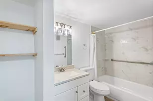 555 62nd St S, Saint Petersburg, FL 33707 - Photo 5