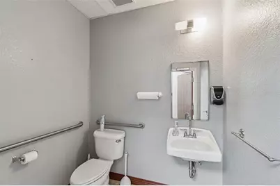 6881 Kingspointe Parkway #6, Orlando, FL 32819 - Photo 15