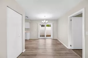 1221 E Court St, Tarpon Springs, FL 34689 - Photo 11