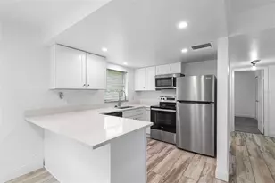 6262 Emerson Ave S, Saint Petersburg, FL 33707 - Photo 5