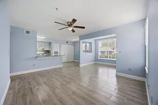 1612 Columbia Arms Cir, Kissimmee, FL 34741 - Photo 3
