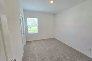 3258 Lapis Lk Dr, Zephyrhills, FL 33541 - Photo 17