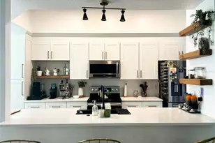 9422 Myrtle Creek Ln, Orlando, FL 32832 - Photo 5