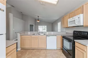 317 Majesty Dr, Davenport, FL 33837 - Photo 13
