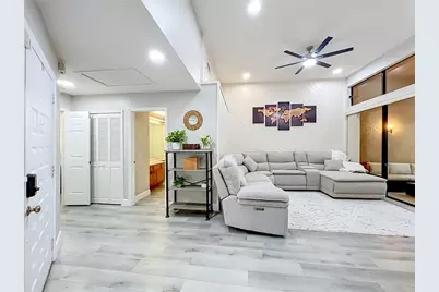 1275 Saint Tropez Circle #1275, Orlando, FL 32806 - Photo 9