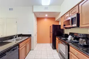 8101 Resort Village Dr, Orlando, FL 32821 - Photo 9
