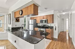 2478 Sweetwater Club Cir, Kissimmee, FL 34746 - Photo 7