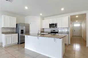 3956 E Magenta Pl, Saint Cloud, FL 34772 - Photo 3