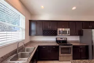 7607 Tangle Rush Dr, Gibsonton, FL 33534 - Photo 7