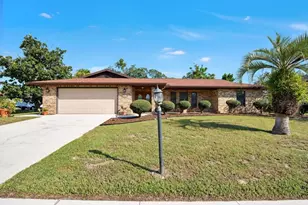 902 Vicksburg Street St, Deltona, FL 32725 - Photo 1