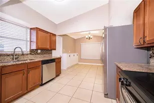 3913 Pine Ridge Rd, Orlando, FL 32808 - Photo 13