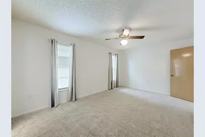 10617 Seminole Forest Street E, Seminole, FL 33778 - Photo 15
