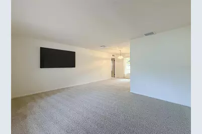 10617 Seminole Forest Street E, Seminole, FL 33778 - Photo 5