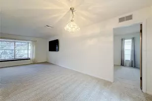 10617 Seminole Forest St E, Seminole, FL 33778 - Photo 7