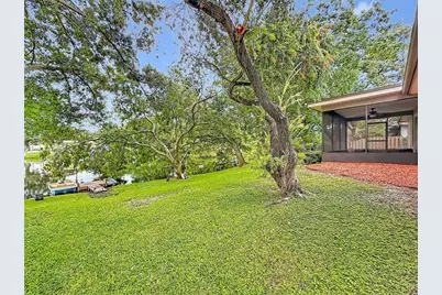 10617 Seminole Forest Street E, Seminole, FL 33778 - Photo 29