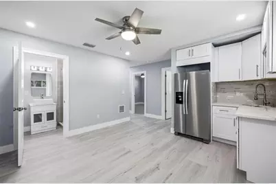 817 W Bougainvillea Avenue, Tampa, FL 33612 - Photo 5
