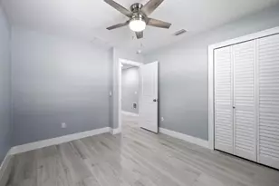 817 W Bougainvillea Ave, Tampa, FL 33612 - Photo 9