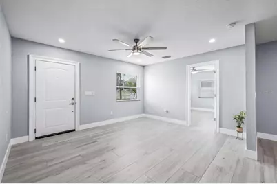 817 W Bougainvillea Avenue, Tampa, FL 33612 - Photo 15