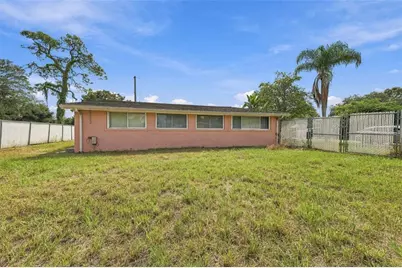 1215 56th Avenue Drive E, Bradenton, FL 34203 - Photo 35