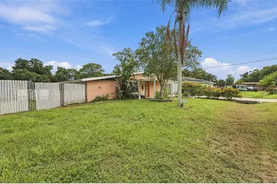 1215 56th Avenue Drive E, Bradenton, FL 34203 - Photo 3