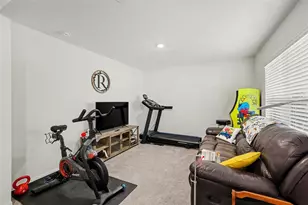 8693 Triumph Cir, Wildwood, FL 34785 - Photo 19