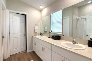 2437 Oakwood Ln, Davenport, FL 33837 - Photo 13