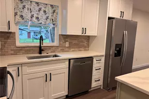 1201 Sherman Ave, Tavares, FL 32778 - Photo 9