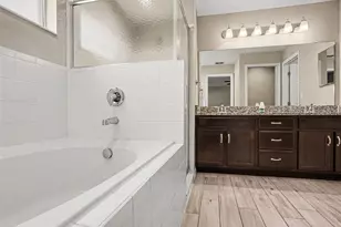 1919 Danes Ct, Lakeland, FL 33810 - Photo 11
