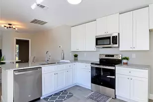 3025 Foxboro Cir, Deltona, FL 32738 - Photo 3