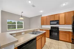 2838 Sweetspire Cir, Kissimmee, FL 34746 - Photo 3