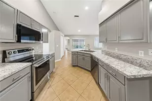 12807 Raysbrook Dr, Riverview, FL 33569 - Photo 7