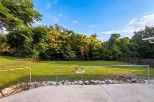 12054 Joe Herrmann Dr, San Antonio, FL 33576 - Photo 25