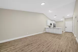 583 Bablonica Dr, Orlando, FL 32807 - Photo 7