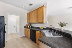 185 Venetian Bay Cir, Sanford, FL 32771 - Photo 9