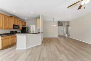 185 Venetian Bay Cir, Sanford, FL 32771 - Photo 7