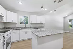 909 NE 18th Ter, Gainesville, FL 32641 - Photo 7
