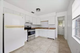 2218 Brandy Pl, Lakeland, FL 33801 - Photo 5