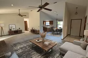107 Hunter Point Ct, Debary, FL 32713 - Photo 5