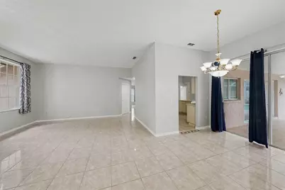 907 Brittany Park Boulevard, Tarpon Springs, FL 34689 - Photo 5