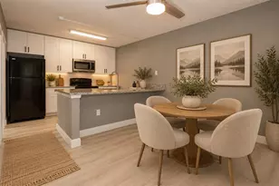 5269 Brook Ct, Orlando, FL 32811 - Photo 9