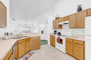 4650 Eagle Peak Dr, Kissimmee, FL 34746 - Photo 9