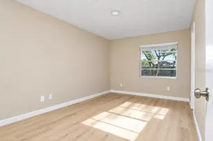 2529 Coral Ave, Kissimmee, FL 34741 - Photo 7